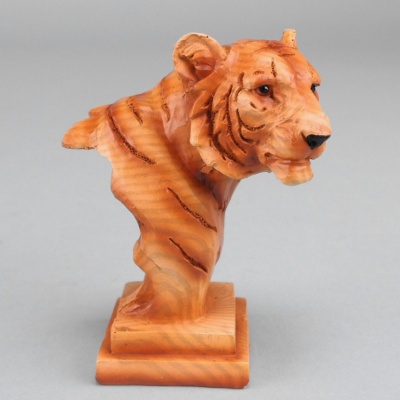 Small Wood Effect Tiger Head on Plinth